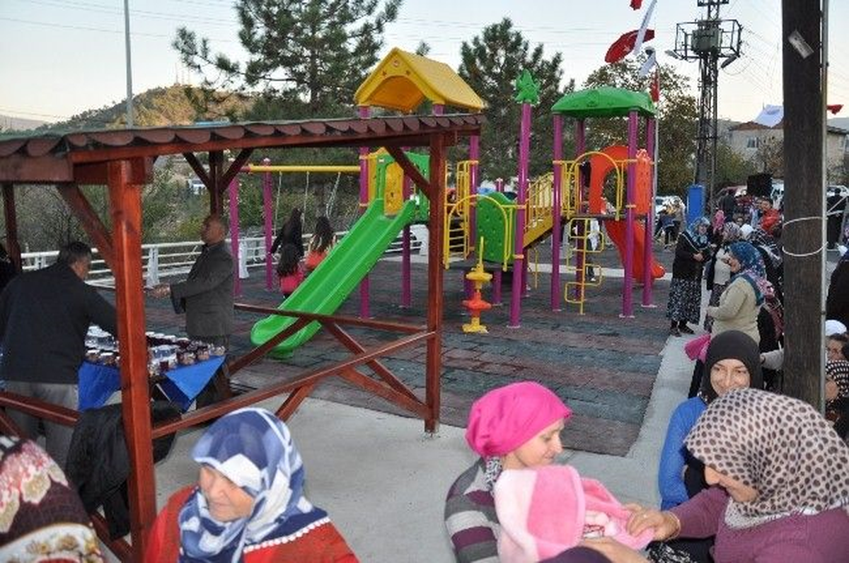 Öğretmenler Parkı Törenle Hizmete Açıldı