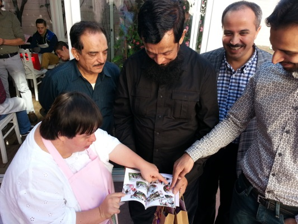 Pakistanlılar, Şeker Hayat\'ı Ziyaret Etti