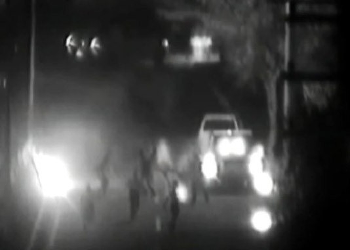 Polis Aracına Molotoflu Saldırının Görüntüleri Ortaya Çıktı