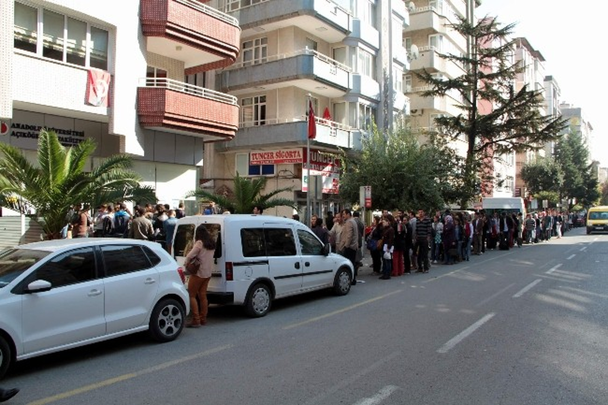 Samsun\'da Aöf Kayıt Kuyruğu