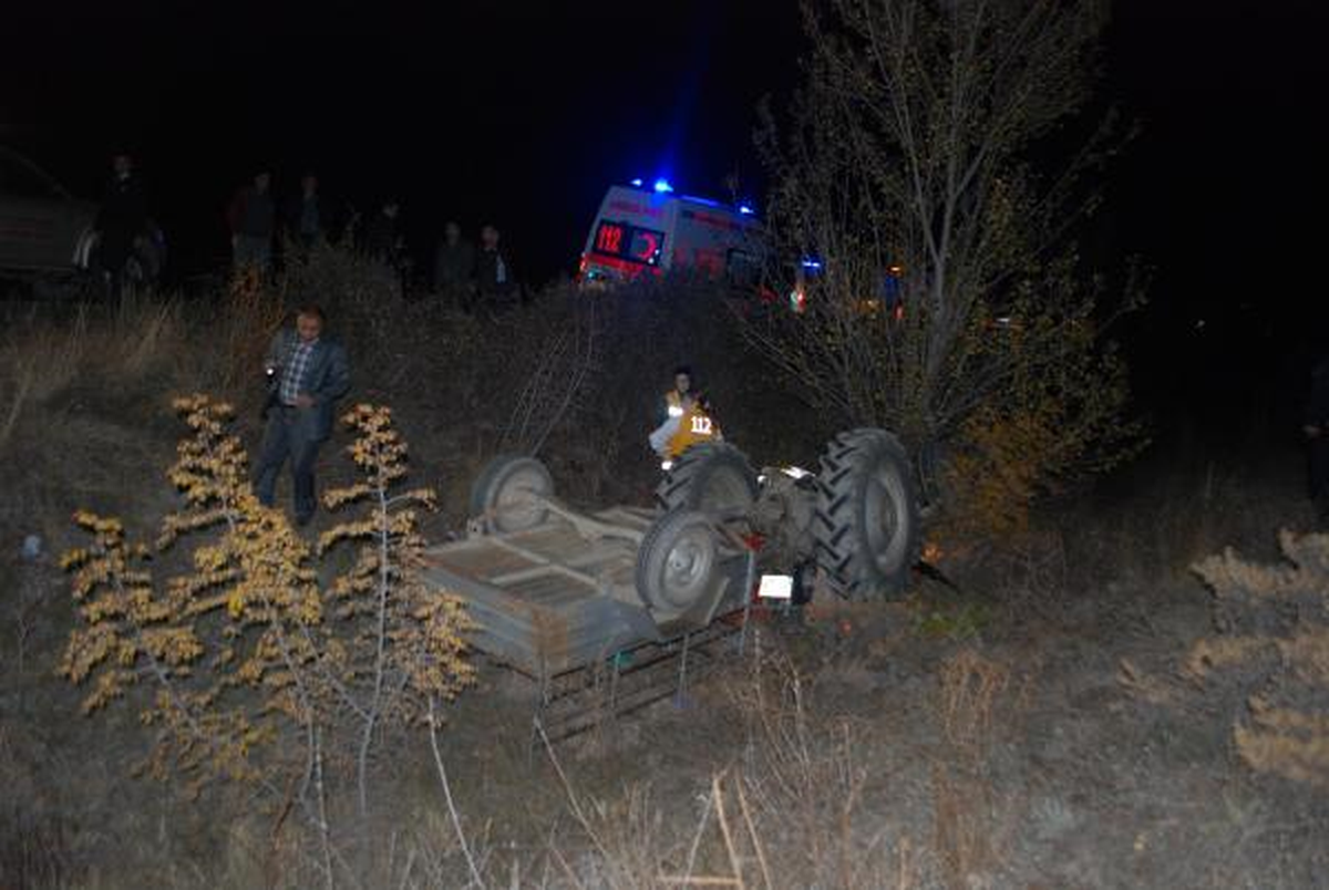 Şarampole Devrilen Traktörün Sürücüsü Öldü