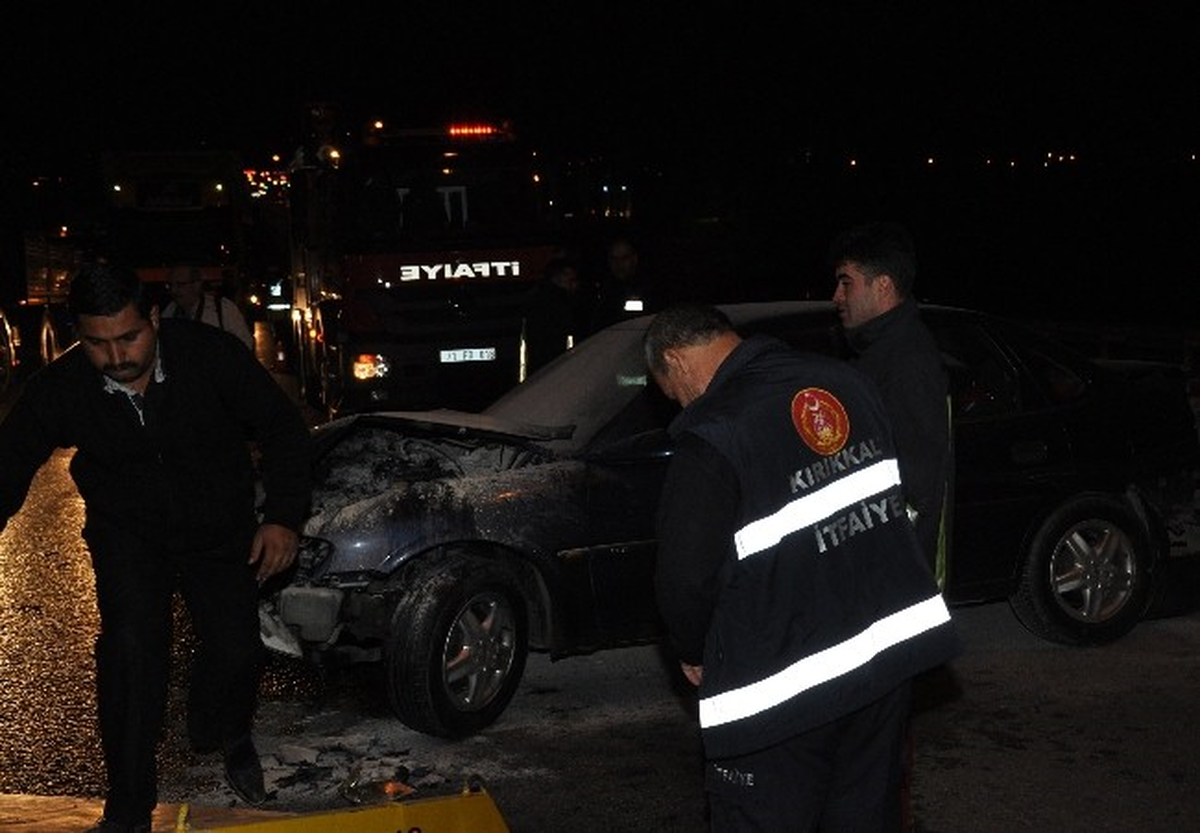 Tankerin Çarptığı Otomobilde Yangın Çıktı
