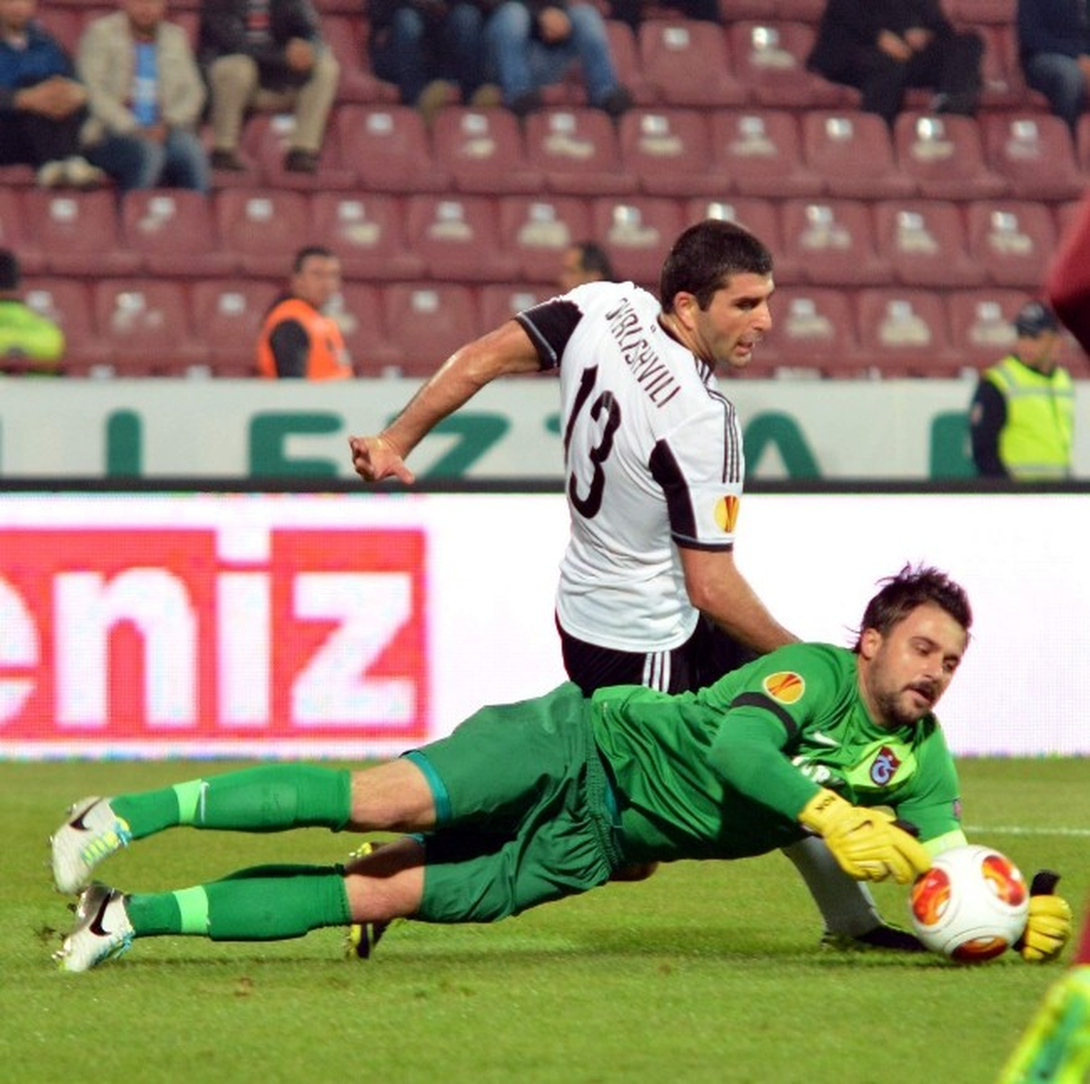 Trabzonspor\'un Kaptanı Onur Kıvrak Performansından Ödün Vermiyor