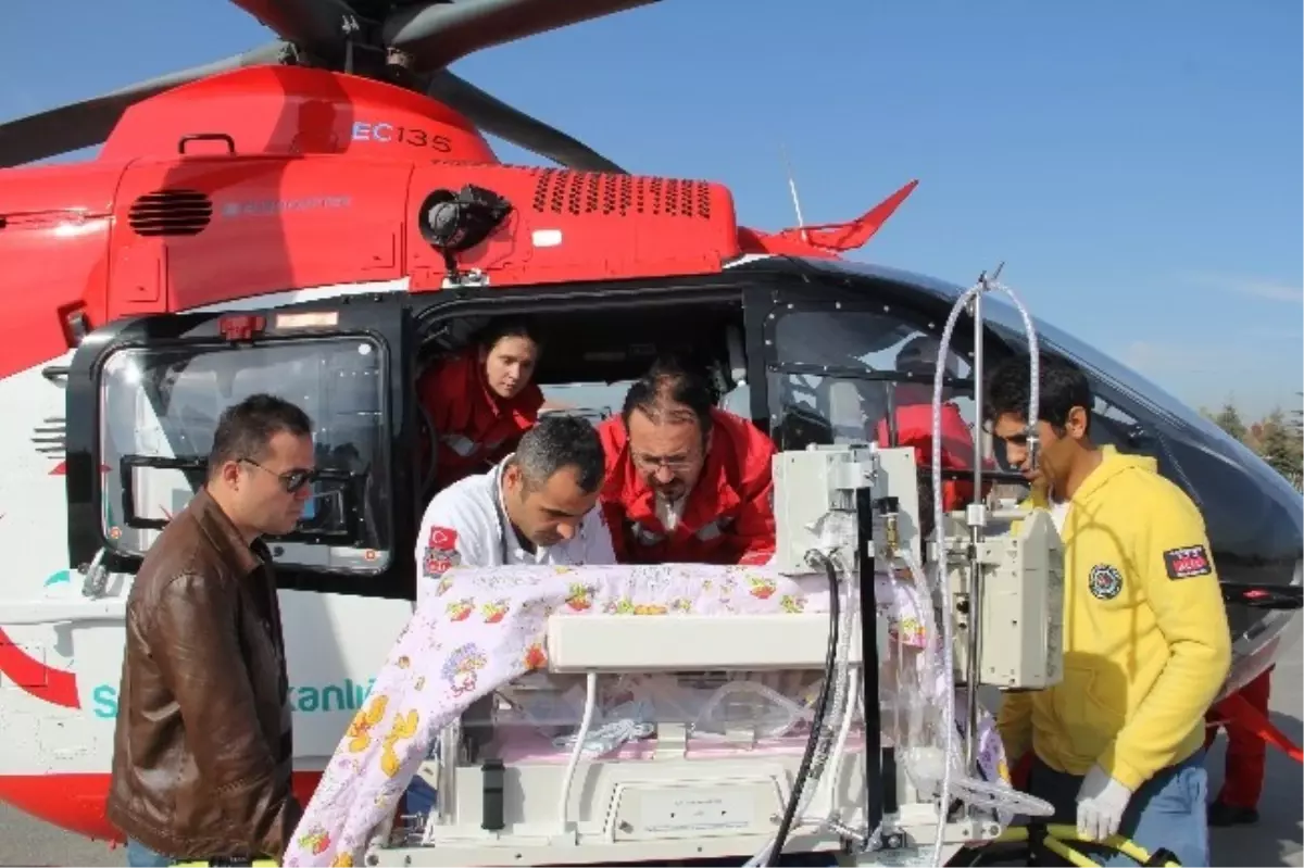 Ambulans Helikopter Prematüre İkizler İçin Uçtu