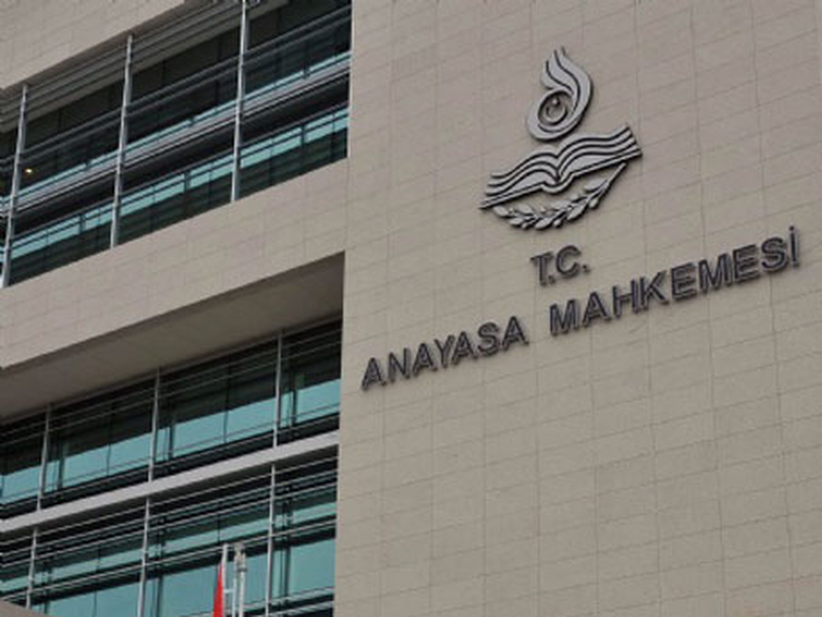 Anayasa Mahkemesi\'nden Saadet Partisi\'ne Suç Duyurusu