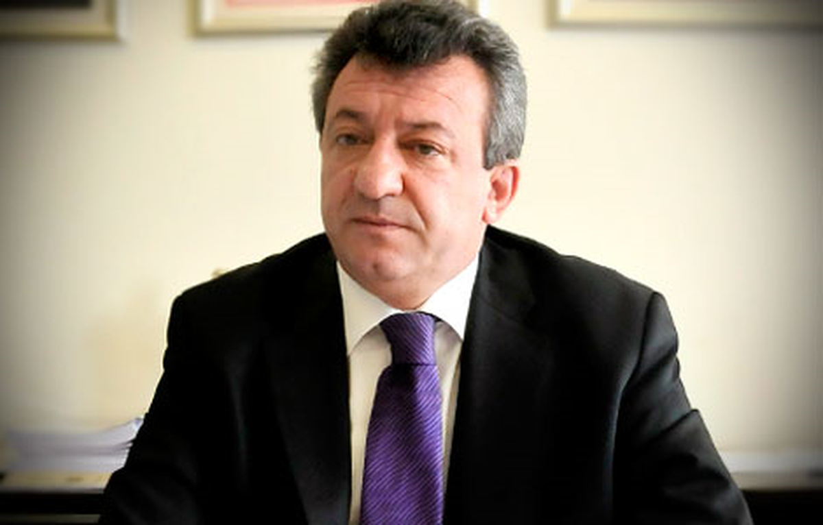 Chp\'li Altay.Bir Hanım Milletvekilimiz Çok Mini Etekle, Erkek Milletvekilimiz Şortla Gelirse Ne...