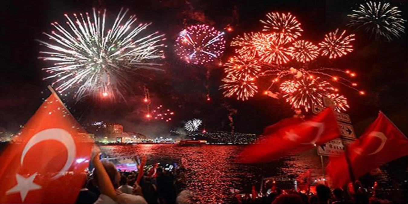 İzmir, Cumhuriyet\'in 90. Yılı\'nı Muhteşem Gösterilerle Kutlayacak