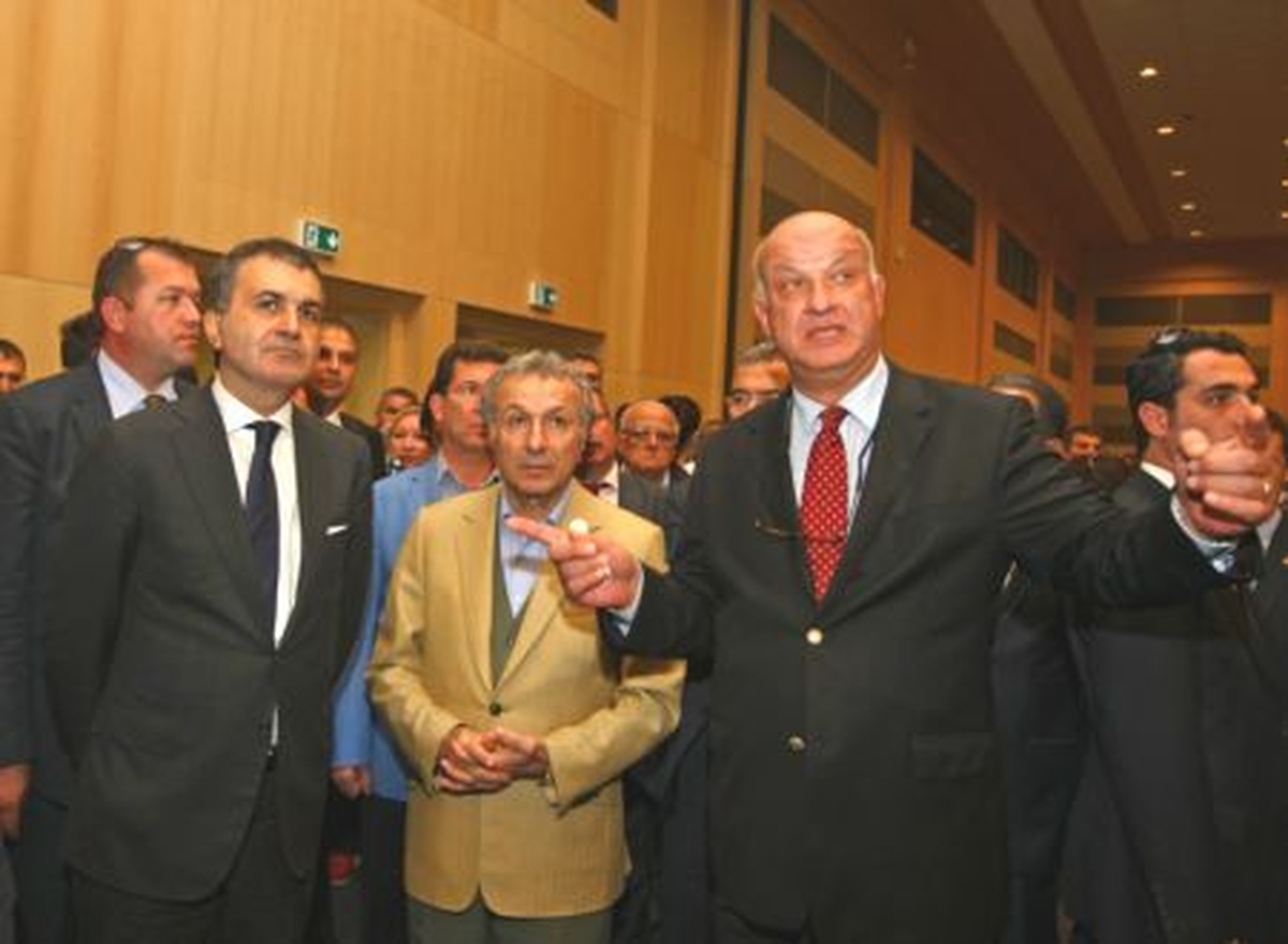 Kültür ve Turizm Bakanı Çelik, İzmir\'de
