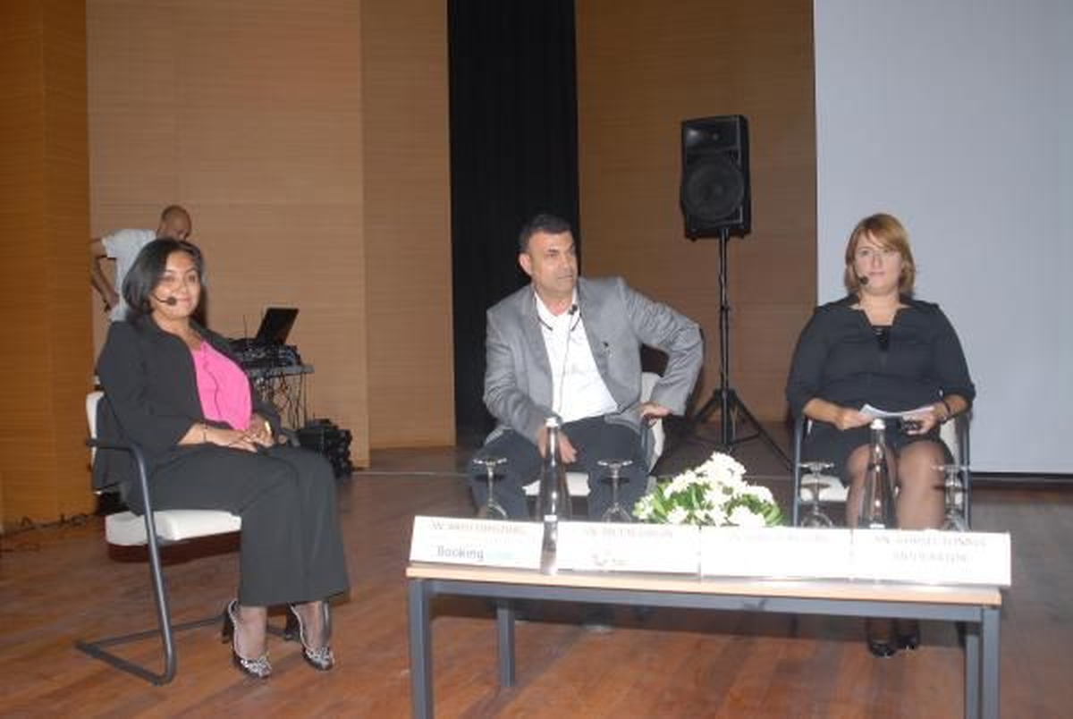 Kuşadası\'nda Turizm Sektörü Toplantısı