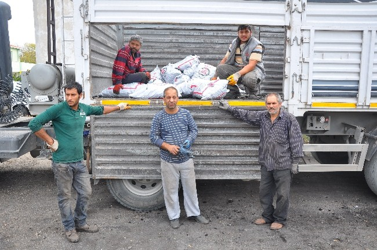 Lüleburgaz\'da Bin Ton Kömür Dağıtıldı
