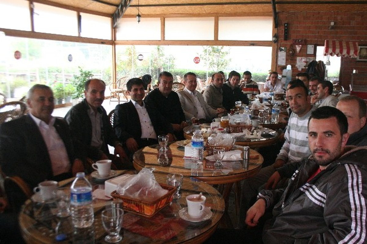 Osmanelili Ak Gençlik Kahvaltıda Bir Araya Geldi