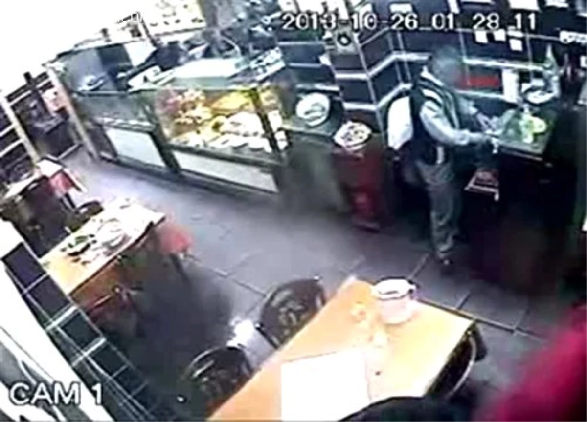 Sucuklu Yumurta Tartışmasında Garson Müşteriyi Tabancayla Öldürdü