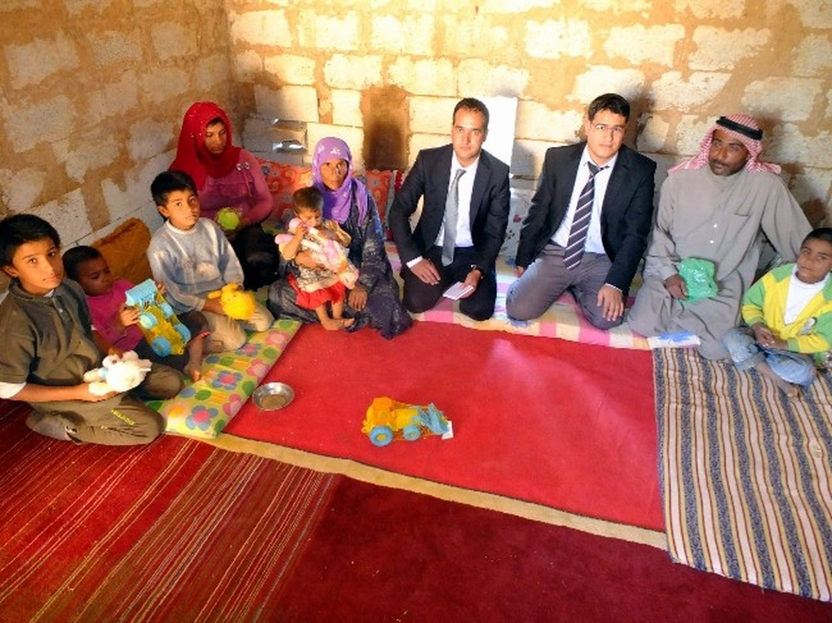 Suriyeli Aileye Harran Kaymakamlığı Sahip Çıktı