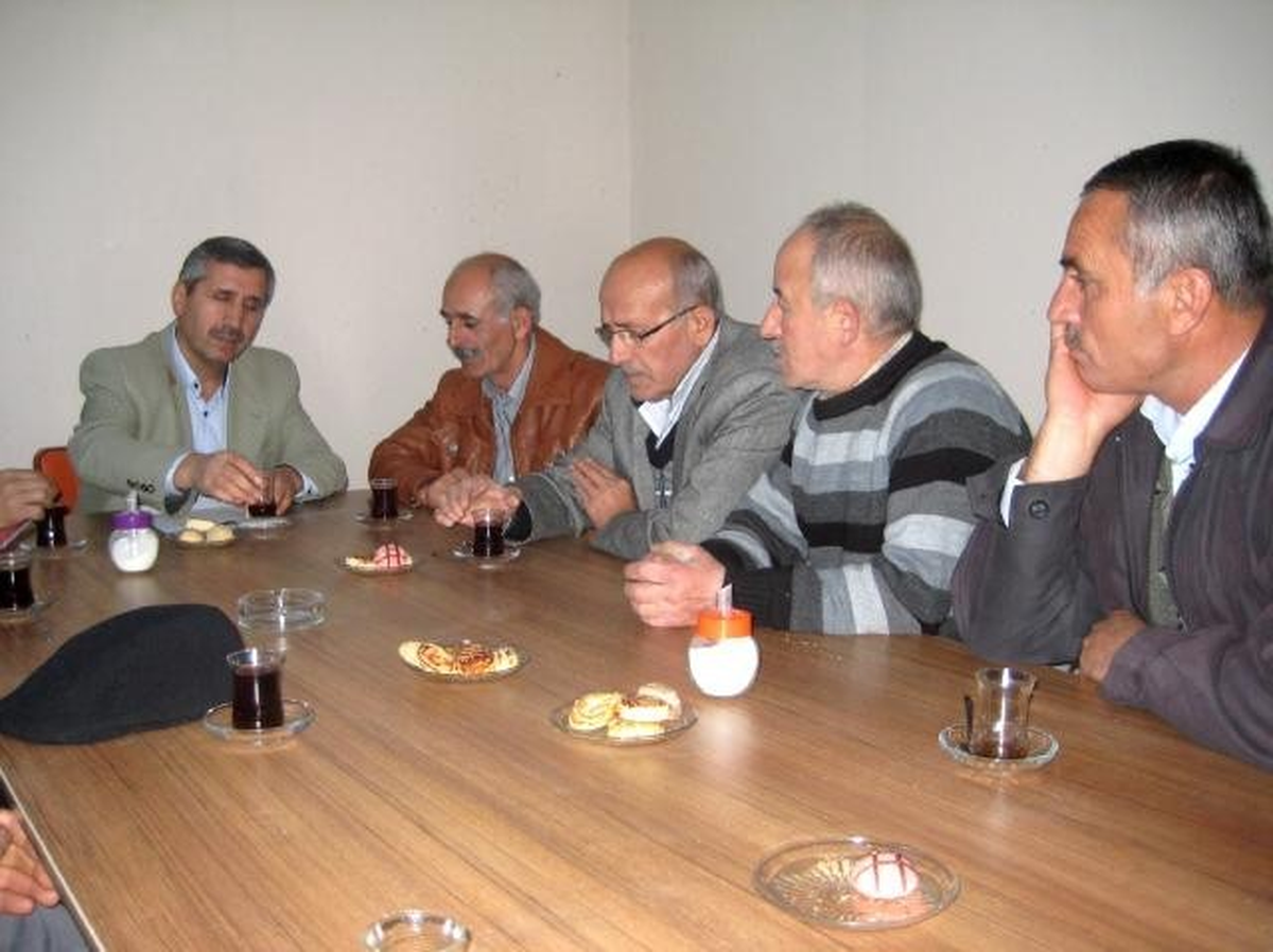 Ak Parti, Seçim Çalışmalarını Tüm Hızıyla Sürdürüyor