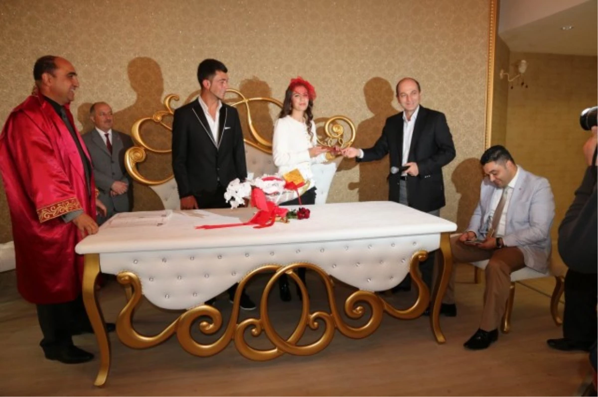 Aksaray Belediyesi\'nin Modern Nikah Salonu Hizmete Açıldı