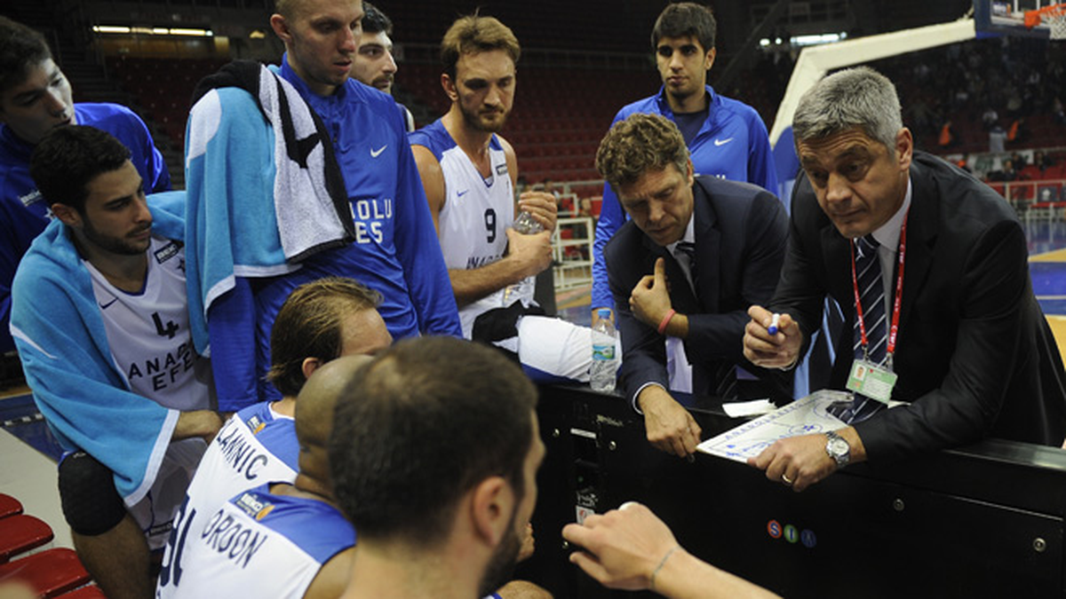 Anadolu Efes - Pınar Karşıyaka: 73-68