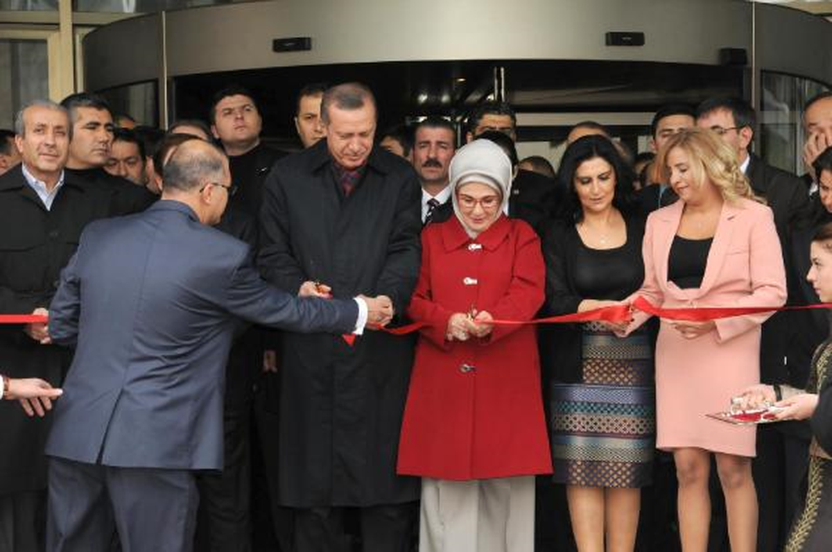 Başbakan Erdoğan, Van\'da Otel Açılışı Yaptı