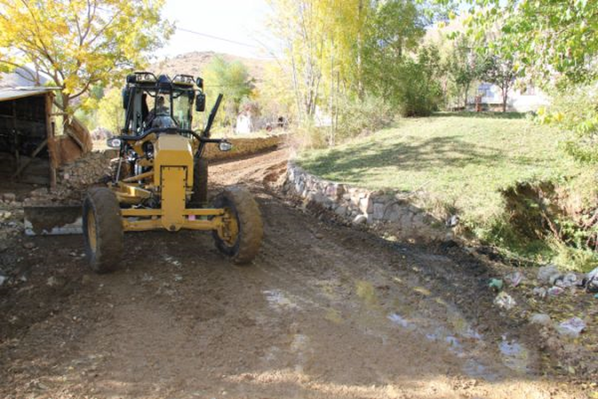 Bitlis Yükseliş Mahallesi\'nde Yol Çalışması Yapılıyor