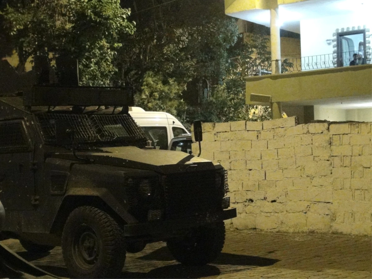 Cizre\'de Kanaat Önderinin Evine El Yapımı Bomba Atıldı