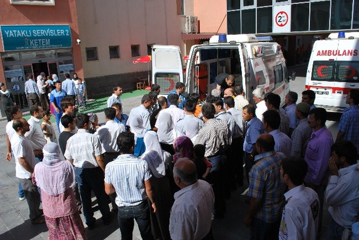 İki Ayrı Bıçaklama Olayında 2 Kişi Yaralandı