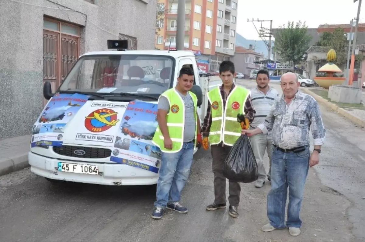 Kırkağaç\'ta Halk Yine Türk Hava Kurumu\'nu Tercih Etti