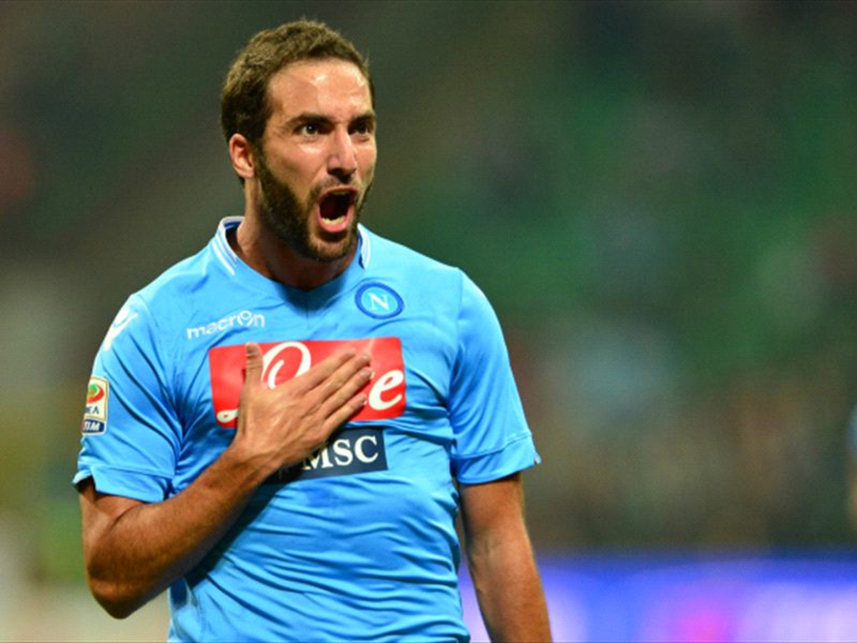 Napoli\'yi Zafere Penaltılar Taşıdı: 2-0