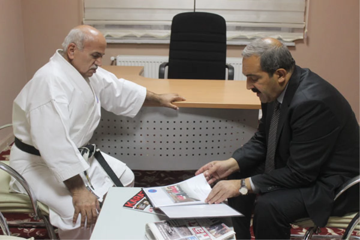 Sivas Belediye Başkanı, Karate Takımına Moral Ziyareti Yaptı