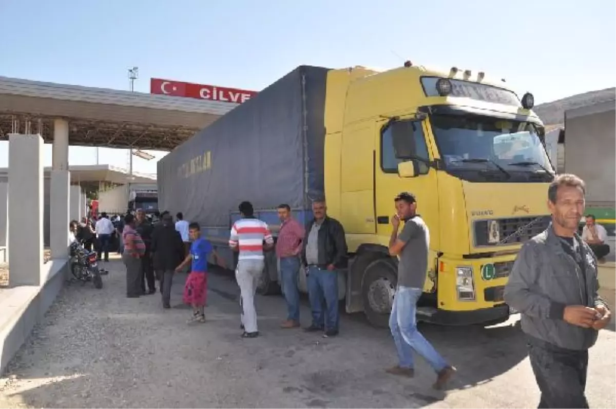 Tır Şoförleri, Cilvegözü\'nde Yolu Kapattı