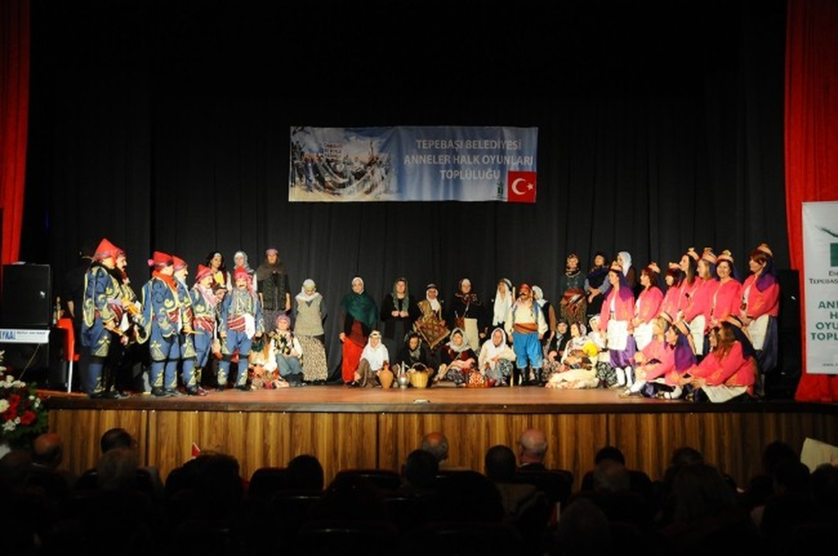 \'Ve Kadınlar Yeniden\' Oyunu Sahnelendi