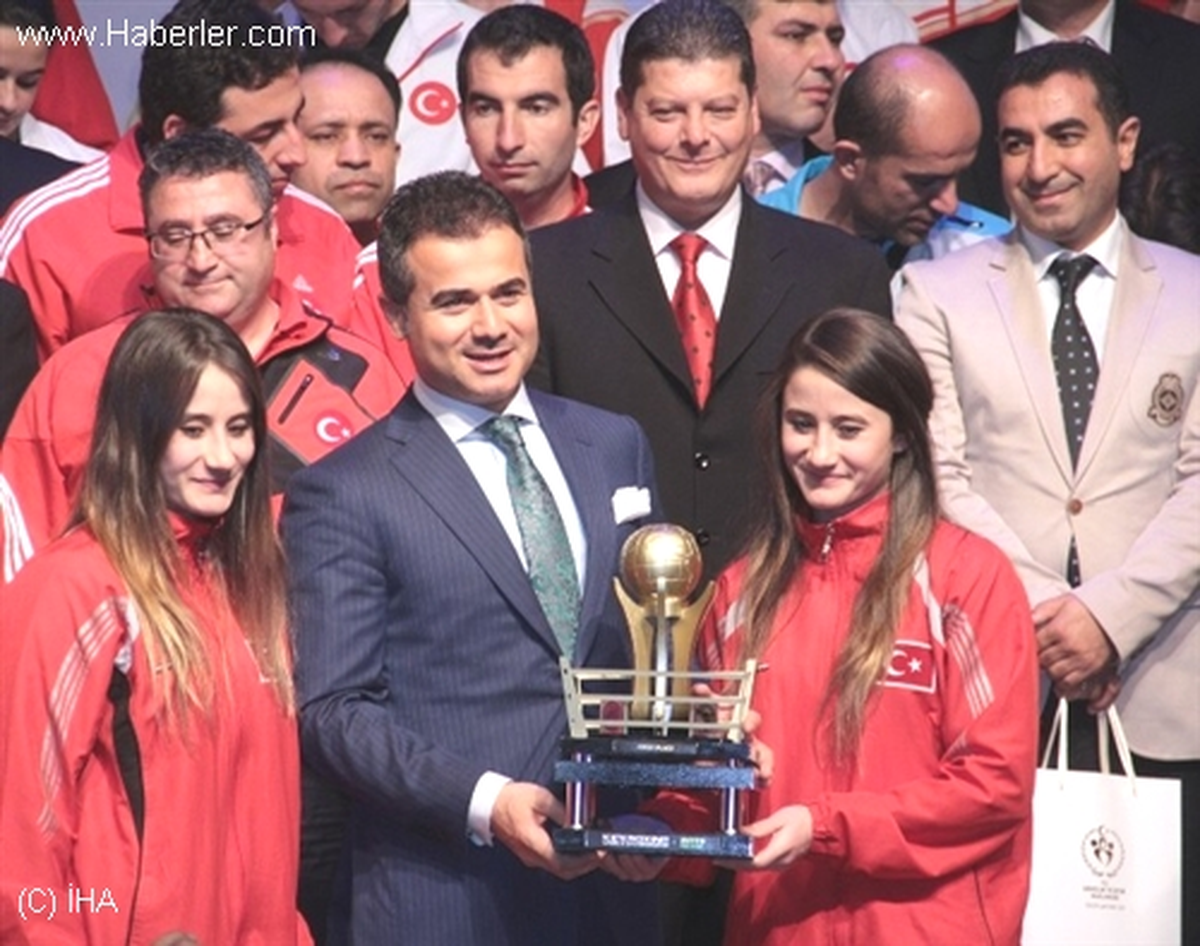 Bakan Kılıç, Uluslararası Organizasyonlarda Dereceye Giren 200 Sporcuya Ödüllerini Verdi