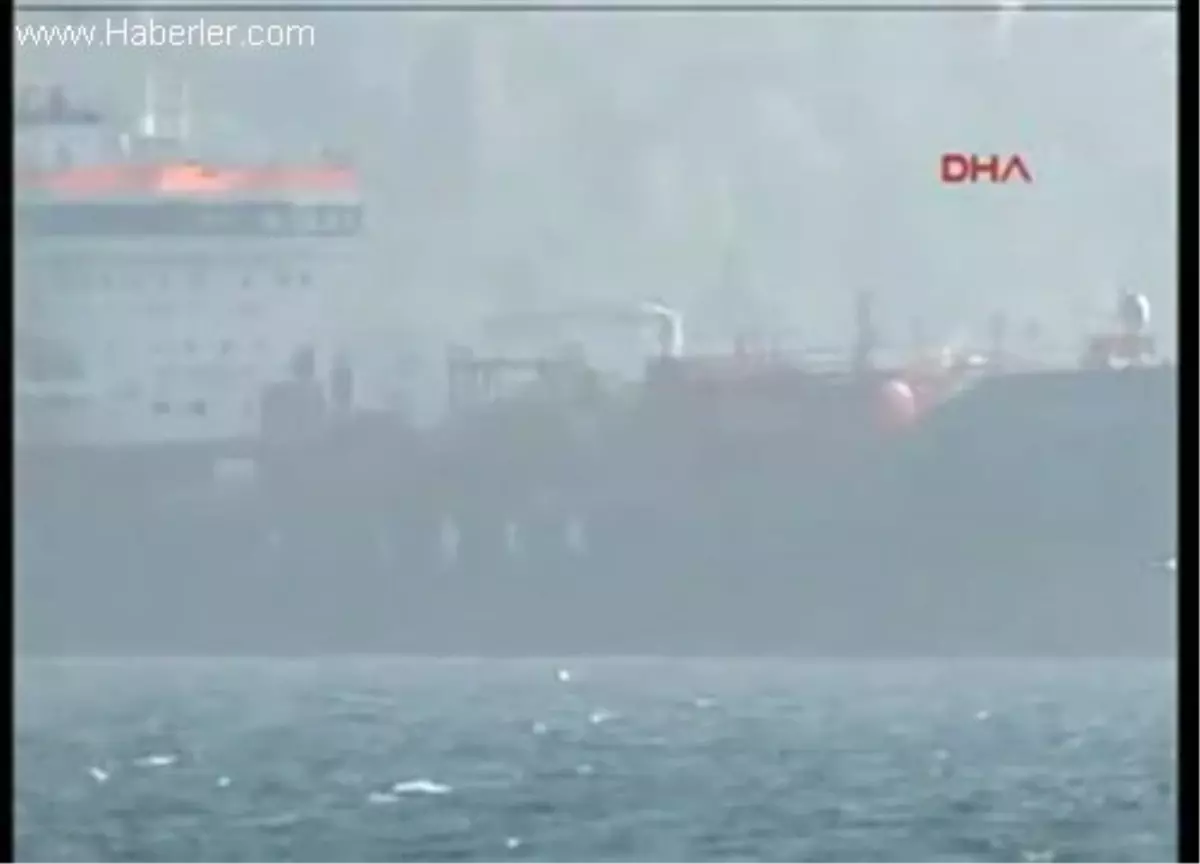 Boğaz\'da Tanker Arızası