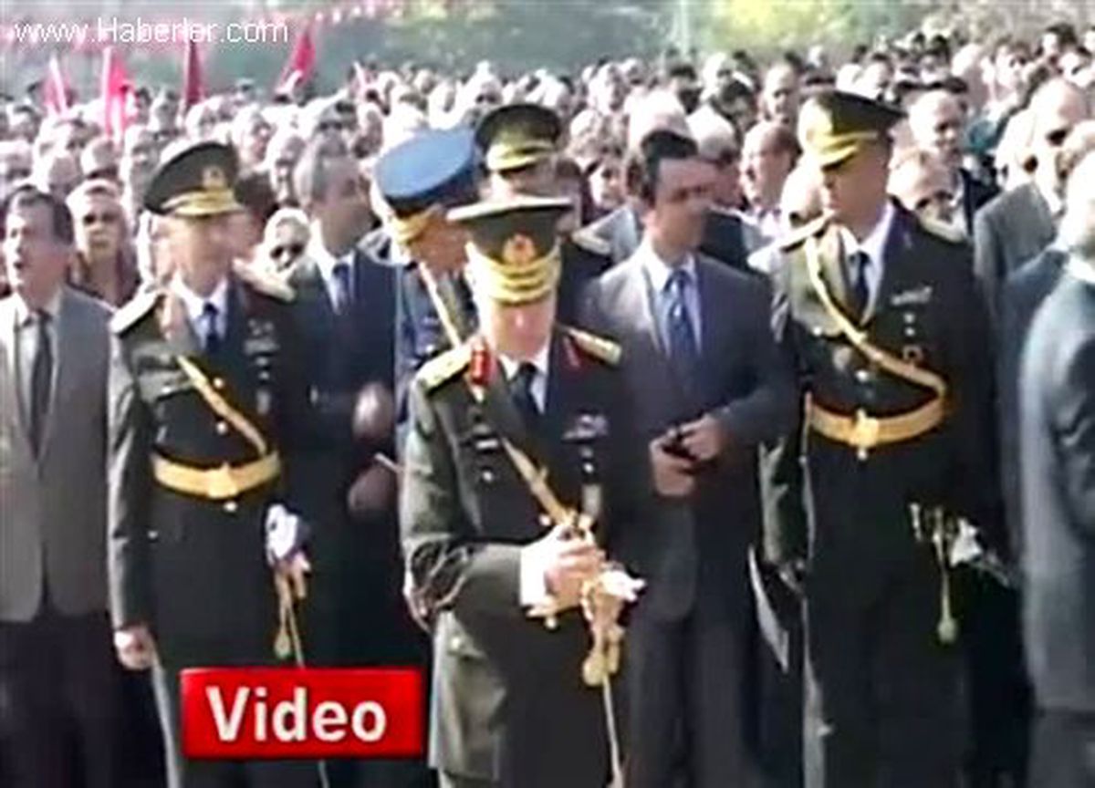 Dernek Başkanı Andımızı Hatırlayamayınca Kendisi Uyarladı