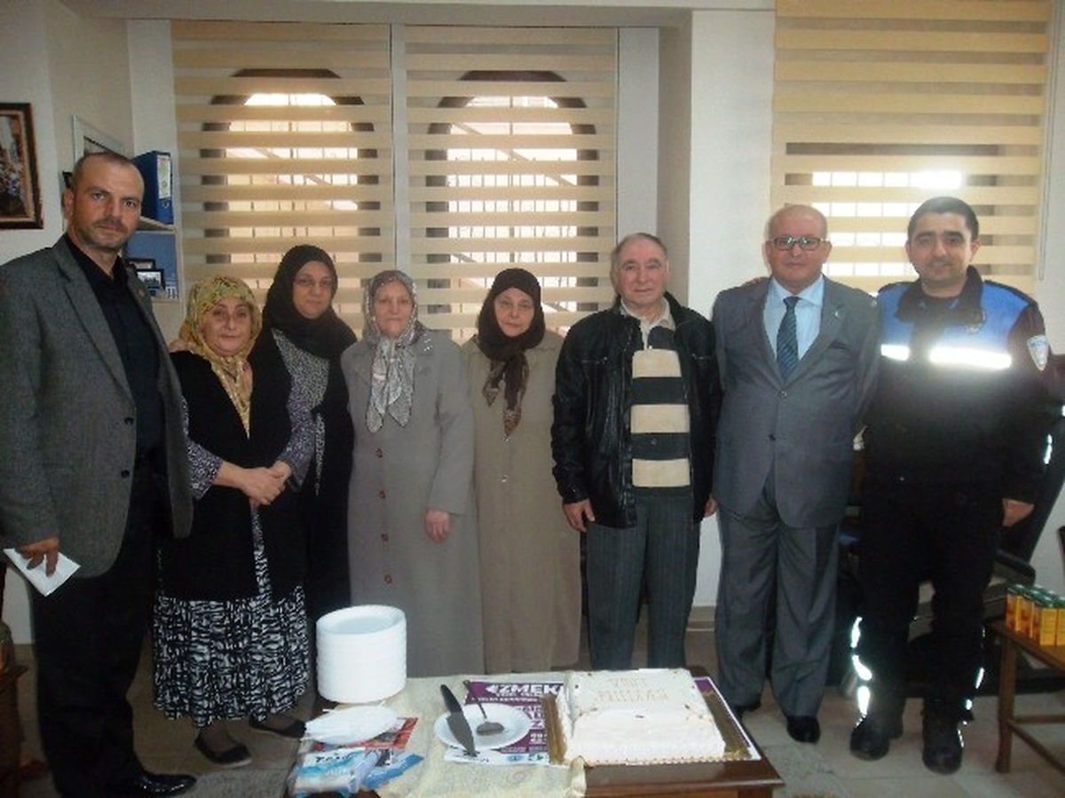 Emekli Evlerinde Toplu Doğum Günü Kutlaması