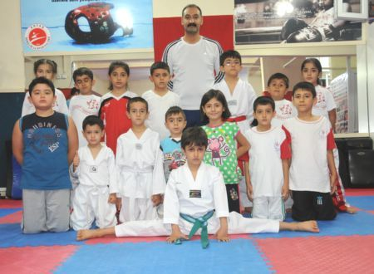 Eşinin Bileziklerini Bozup Spor Salonu Açtı