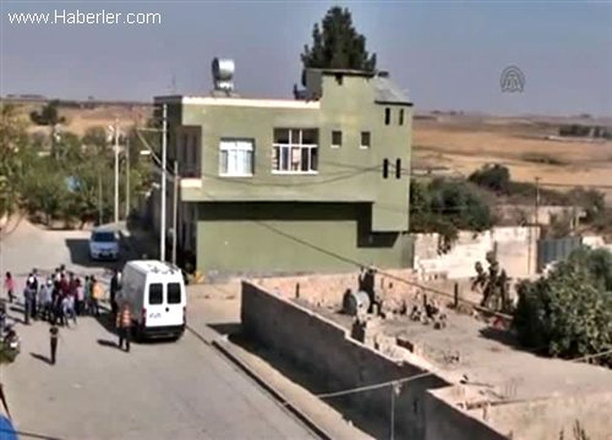 Evin bahçesine yangın bombası düştü