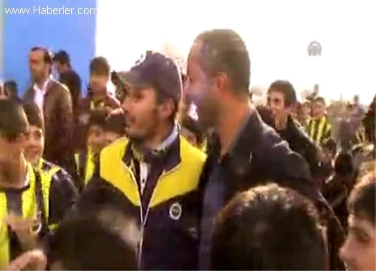 Fenerbahçe Futbol Okulu açıldı