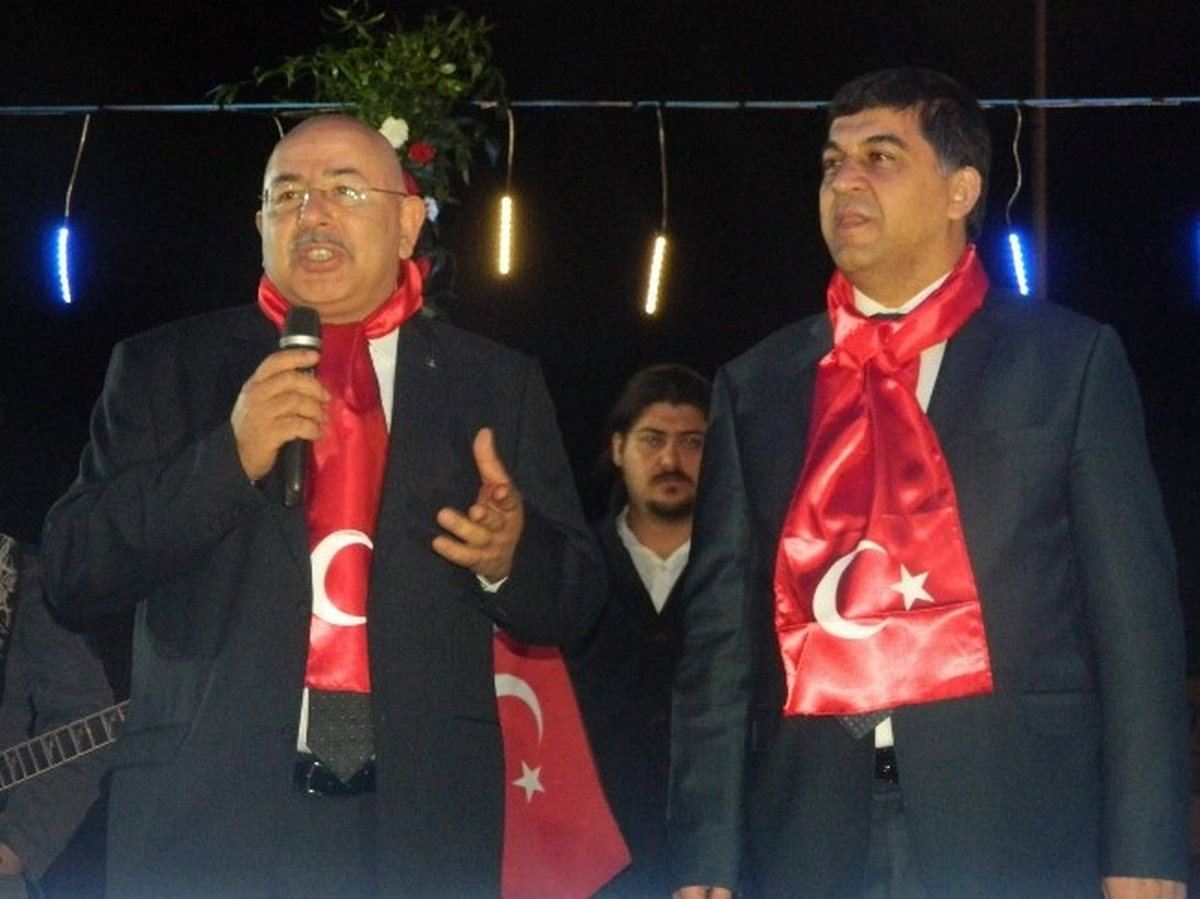 Gaziantep\'te Coşkulu Cumhuriyet Konvoyu