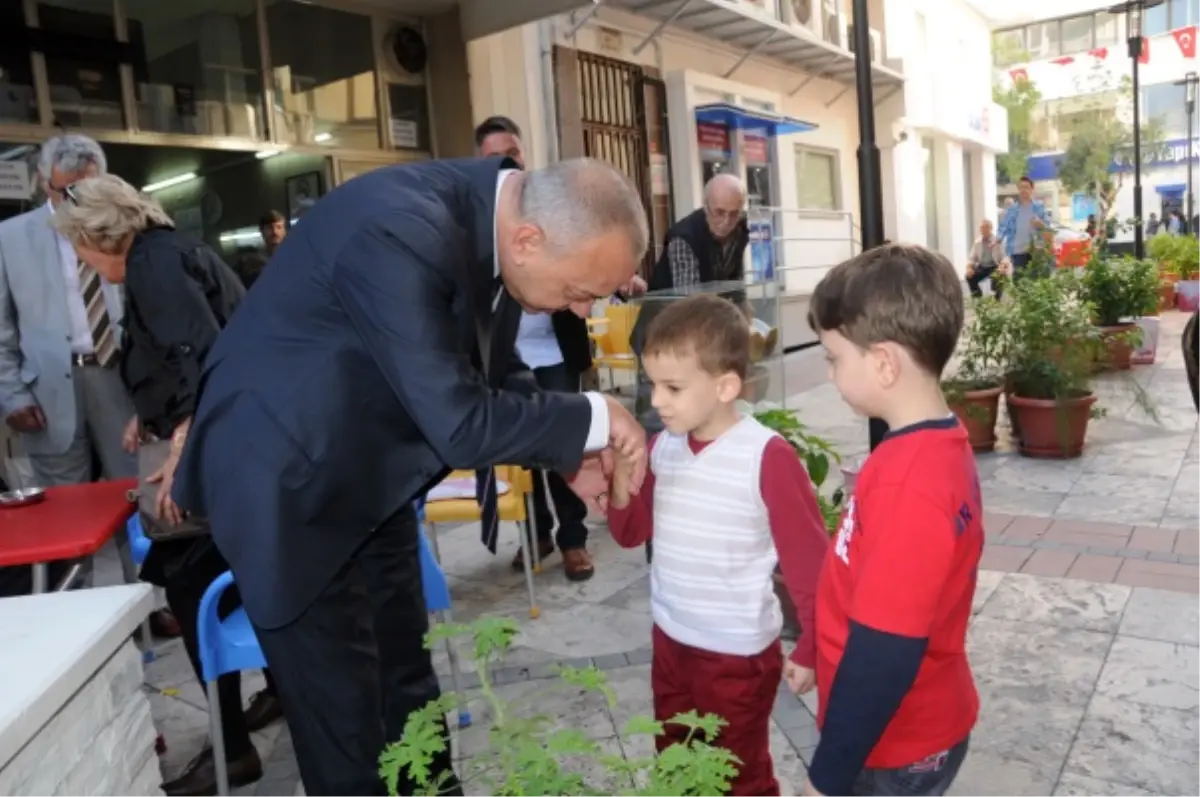 Manisa Belediye Başkanı, Çarşı Turu Düzenledi