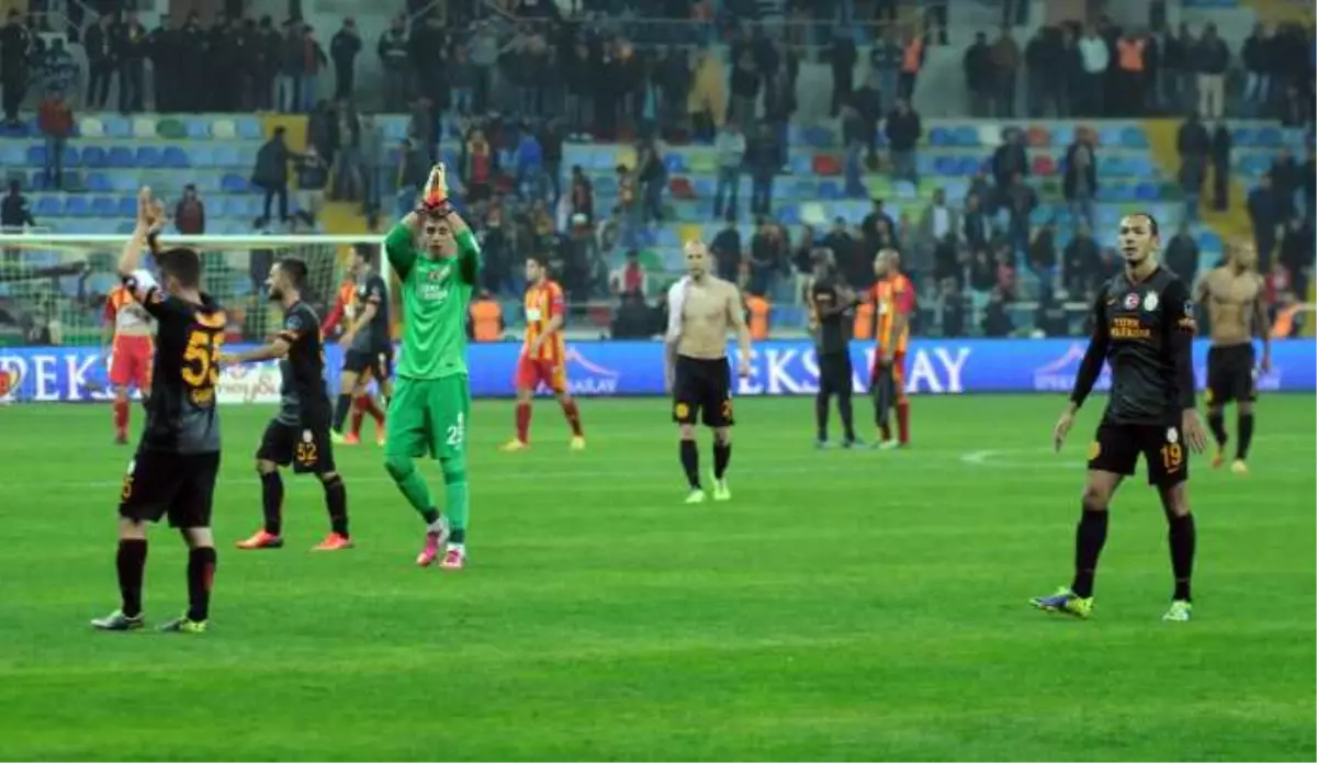 Kayserispor- Galatasaray Maçını 12 Bin Kişi İzledi