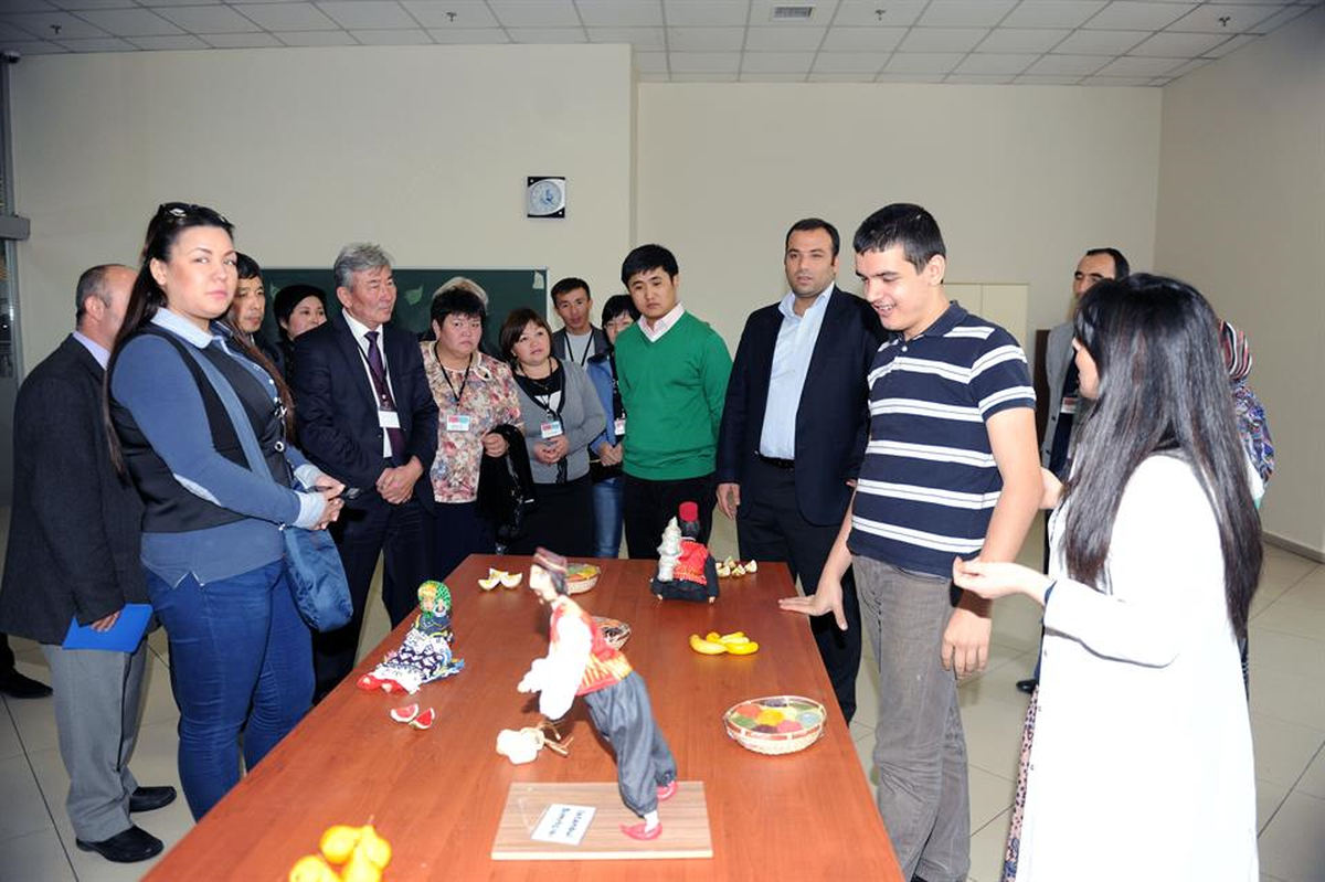 Kazak Eğitimciler, Türkiye\'deki Eğitimi Övdü