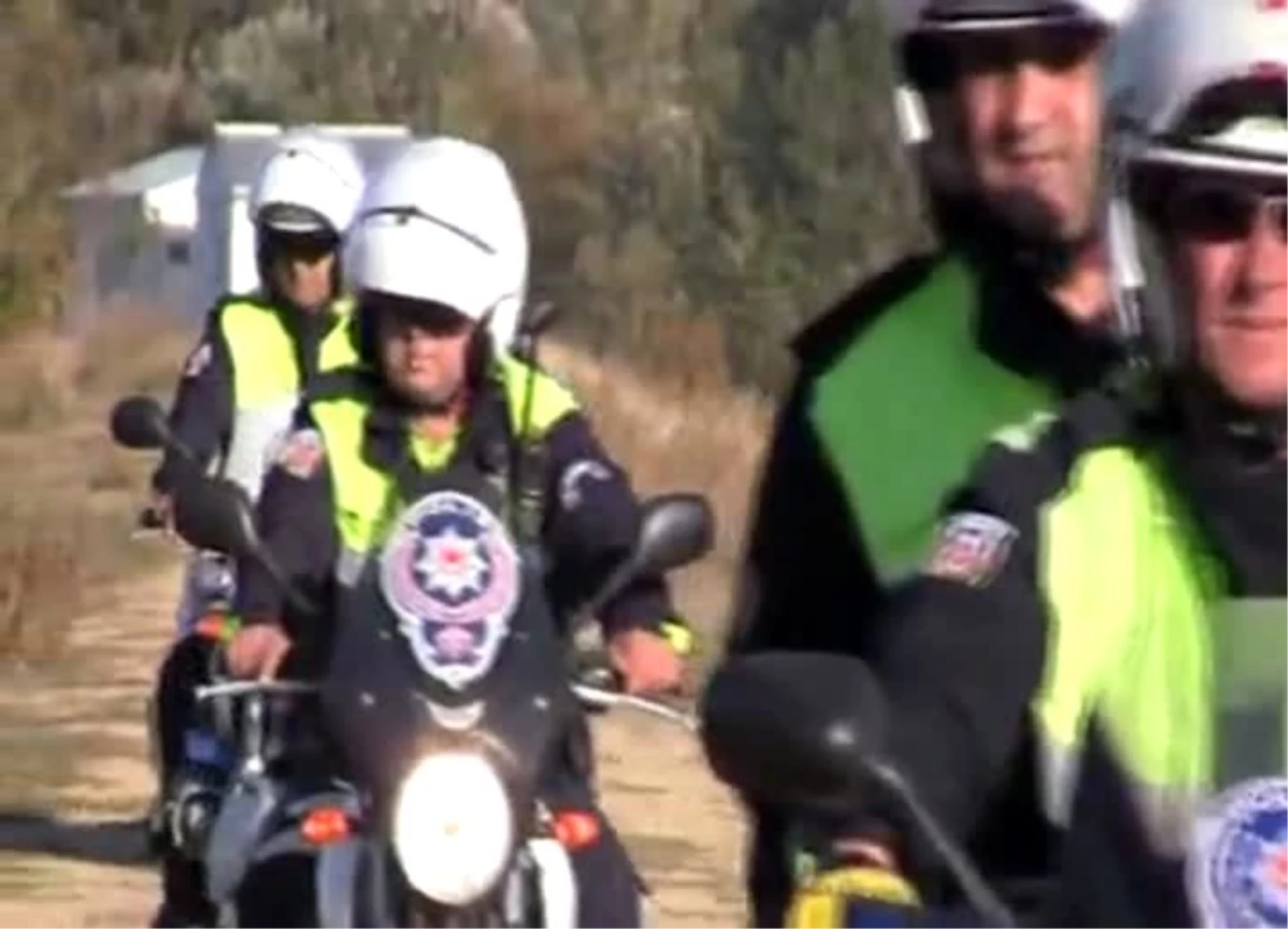 Motosikletli trafik polislerine hava yastıklı kıyafet