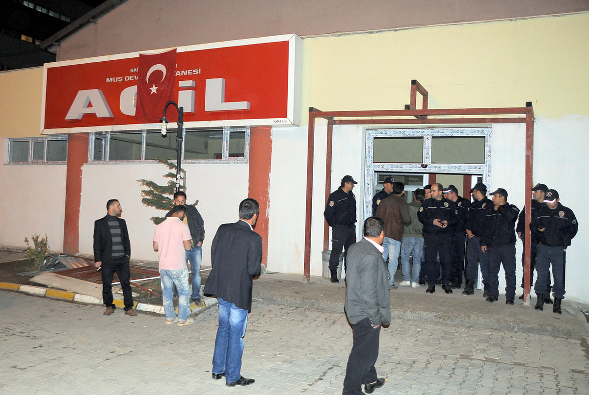 Muş Cezaevinde Tutuklular Koğuşu Ateşe Verdi