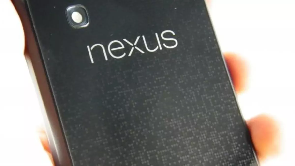 Nexus 5 bu kez geliyor (mu?)