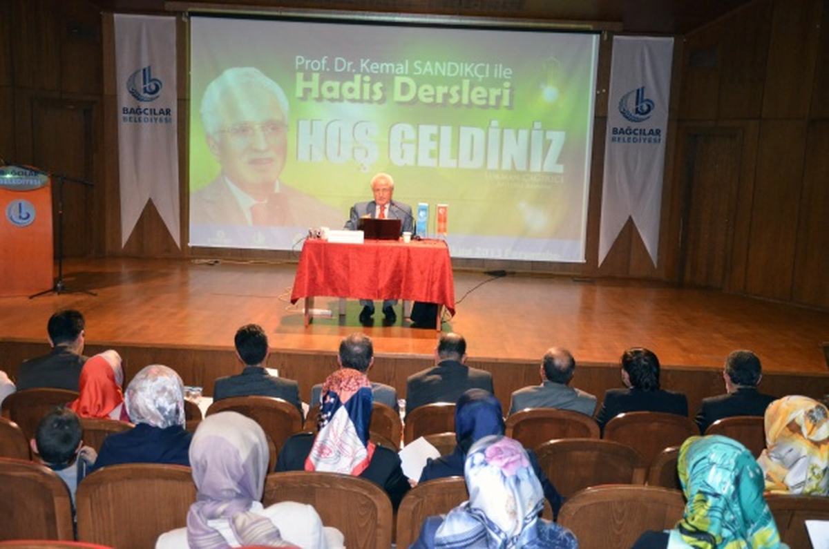 Prof. Dr. Sandıkçı Hadis Konulu Konferans Verdi