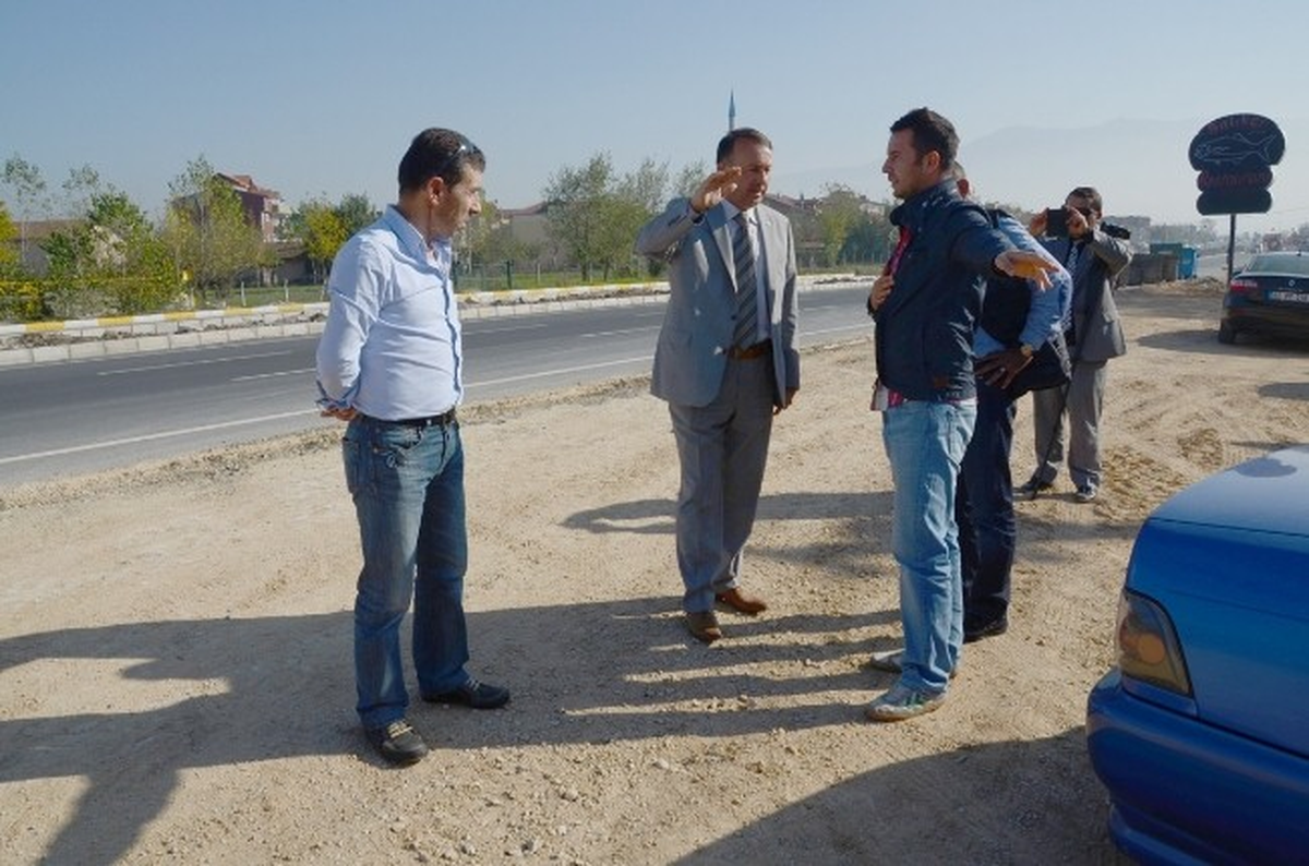 Sapanca Yolu Esnafından Karabalık\'a Teşekkür