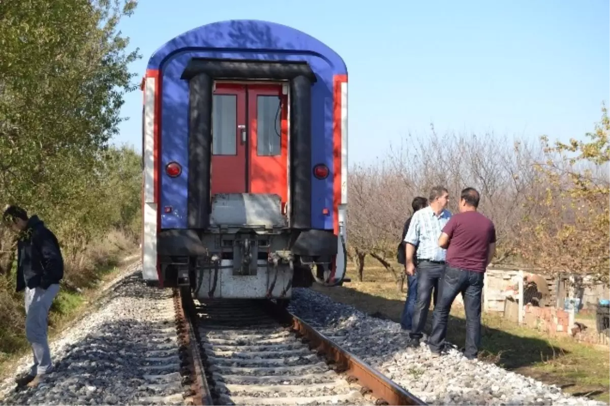 Trenin Çarptığı Motosiklet Sürücüsü Öldü