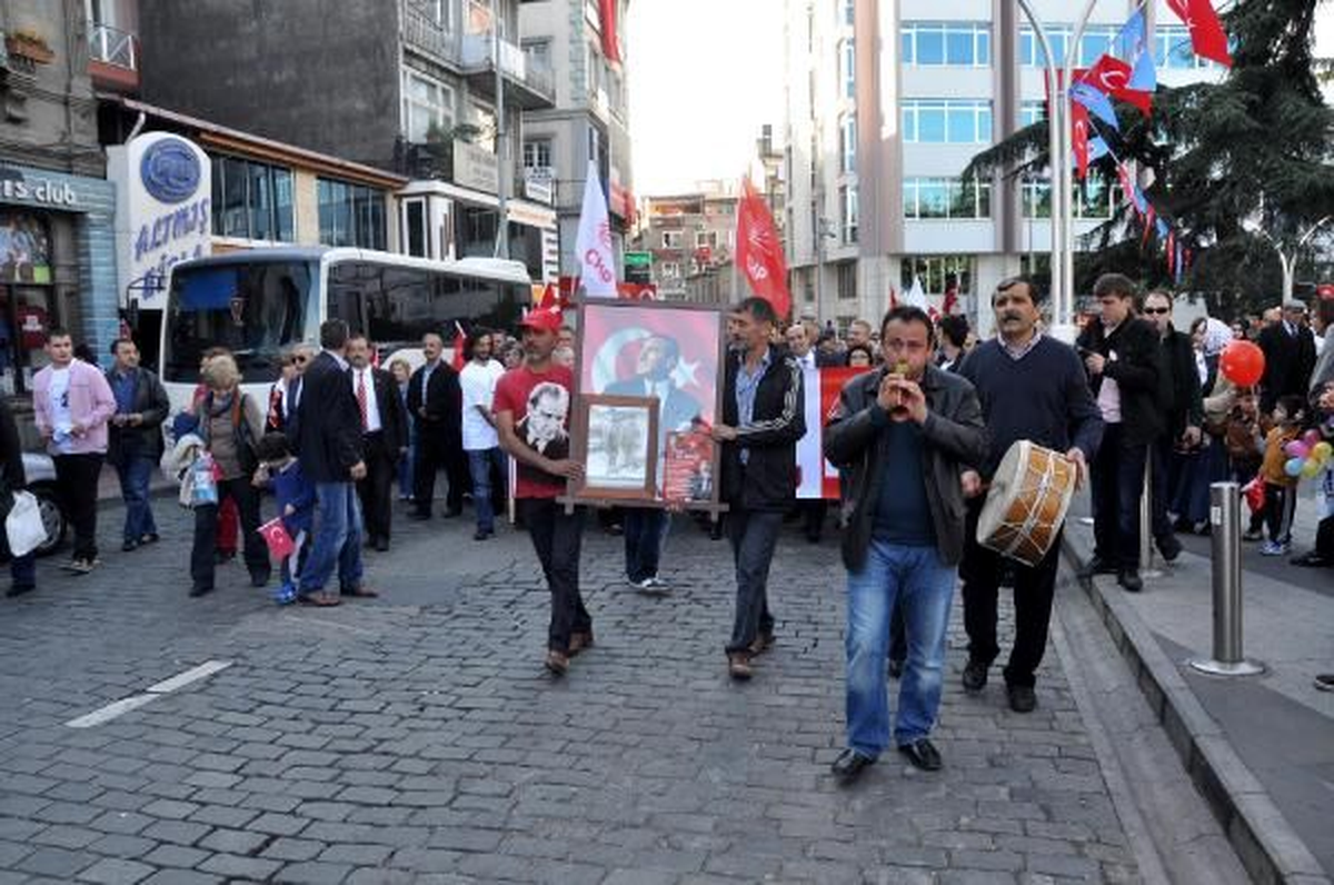 29 Ekim Cumhuriyet Bayramı CHP İl Teşkilatı\'nın yürüyüşü