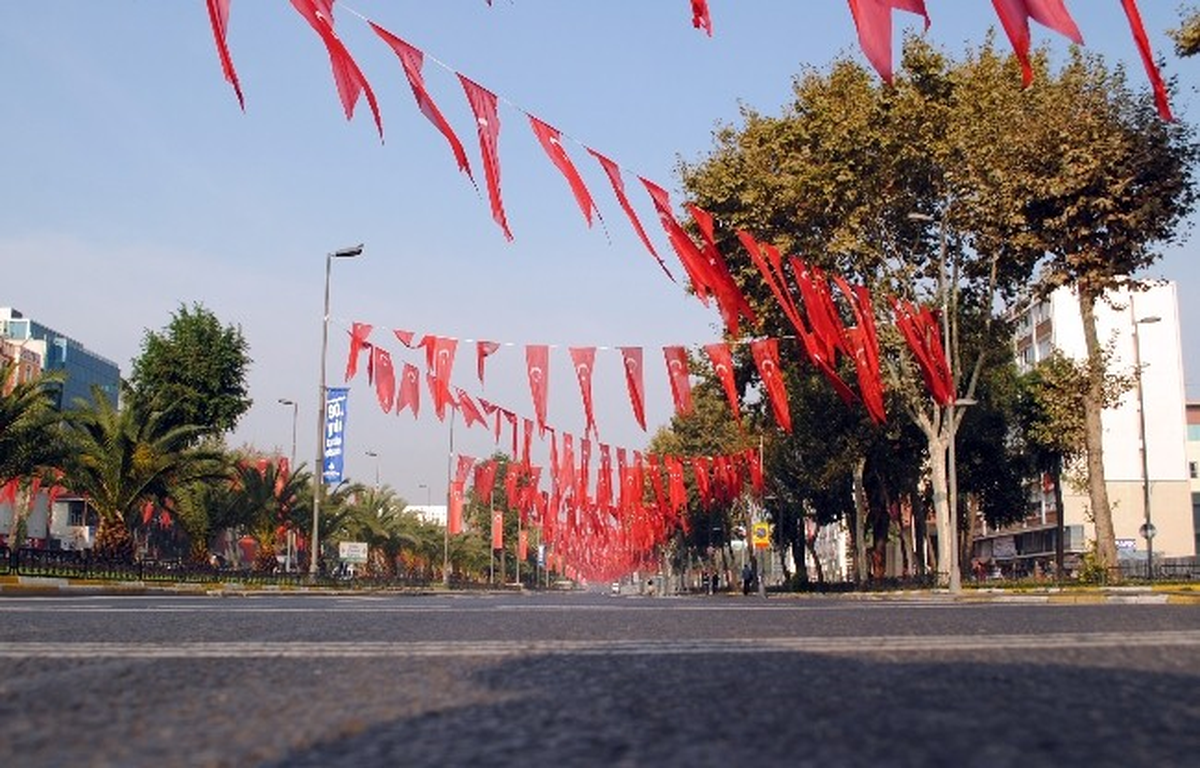 29 Ekim Kutlamaları Nedeniyle Vatan Caddesi Trafiğe Kapatıldı
