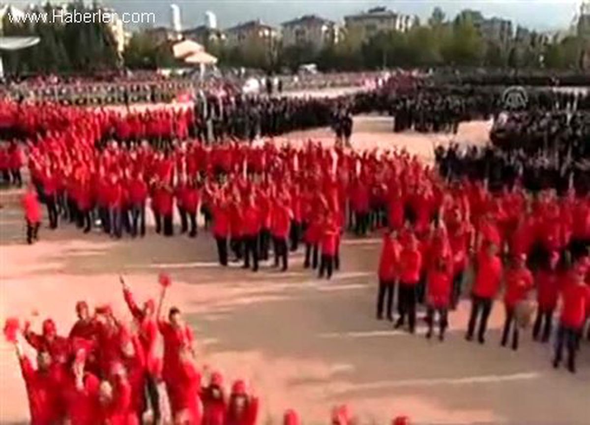 5 bin 990 kişiyle "Atatürk portresi"