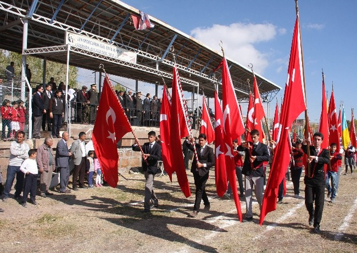 Ahlat\'ta Cumhuriyet Bayramı Coşkusu